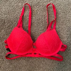 Victory Secret Very Sexy Push-Up Red Lace Bra Size 32B Lingerie